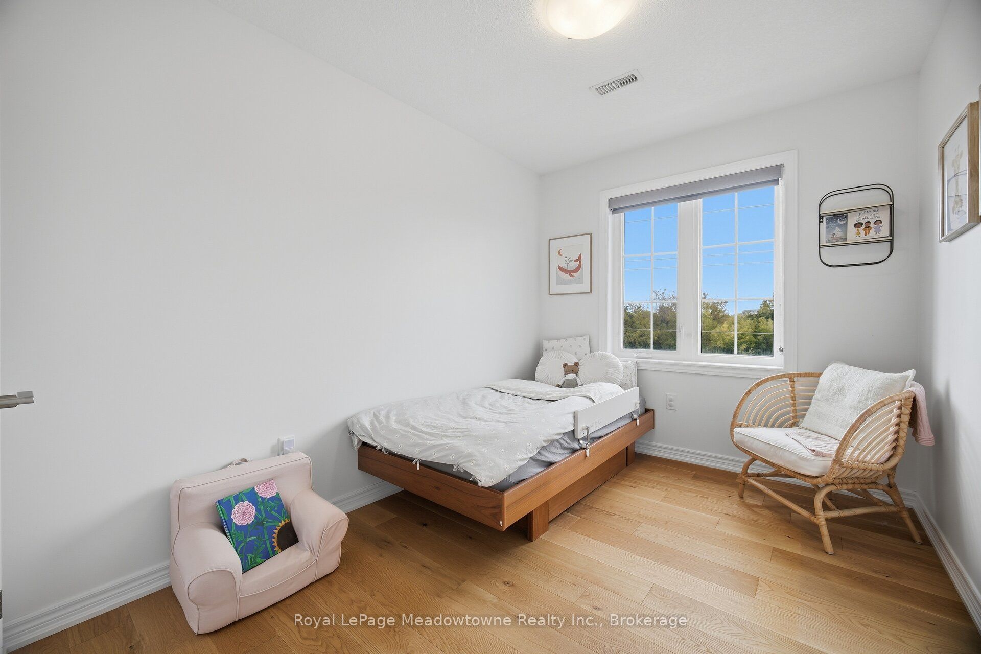 445 Ontario Street S 55 Property Photo 31