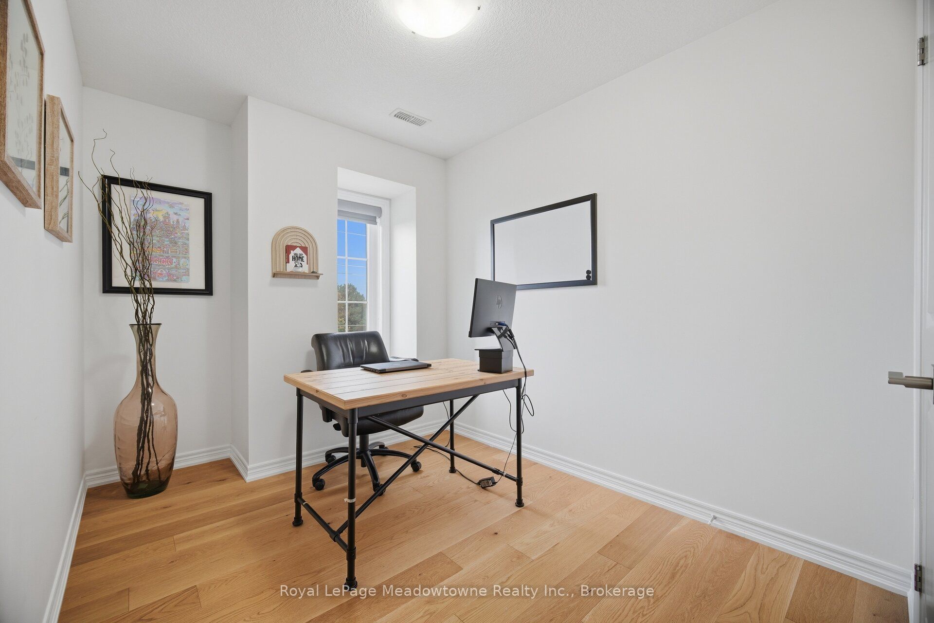 445 Ontario Street S 55 Property Photo 33