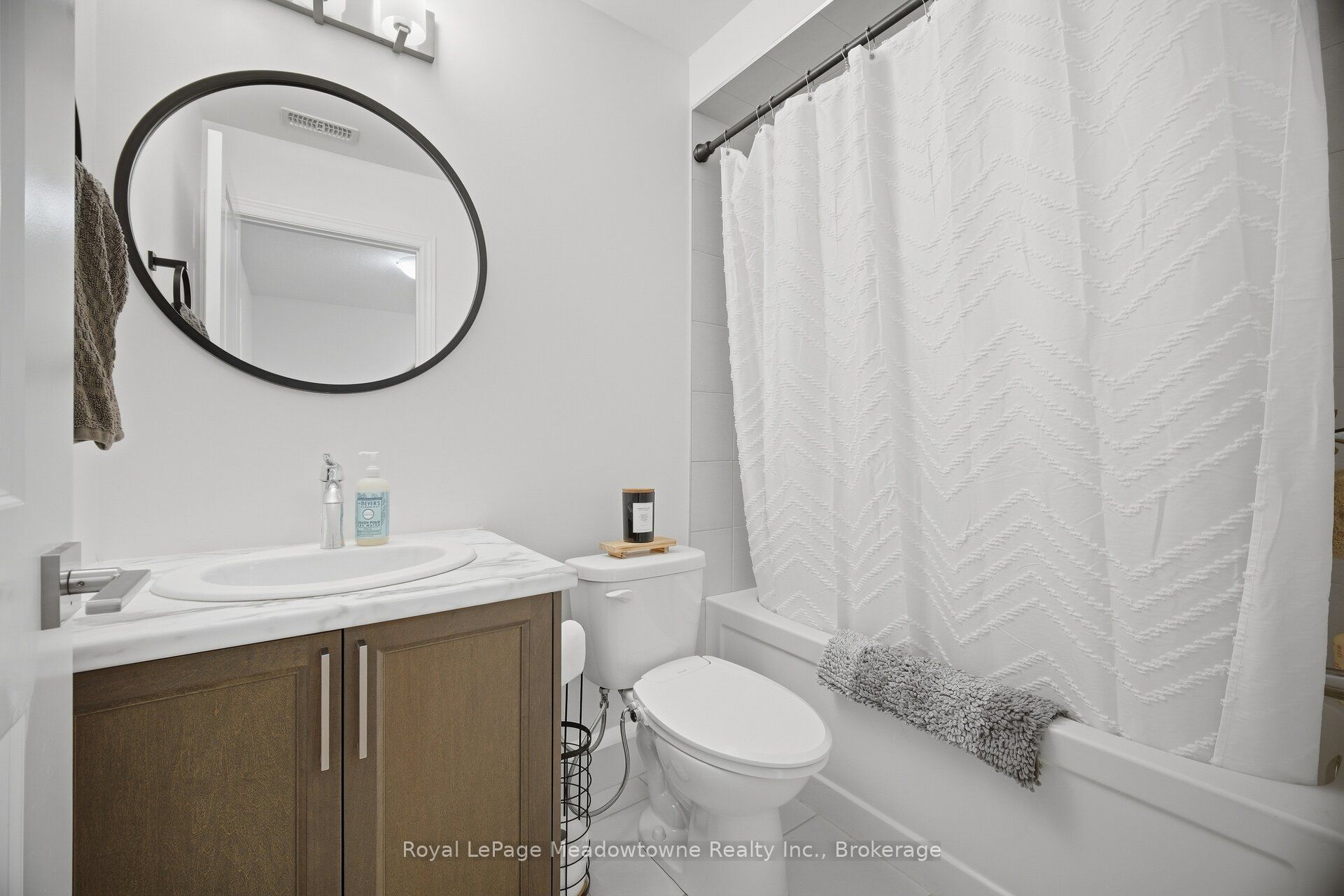 445 Ontario Street S 55 Property Photo 35