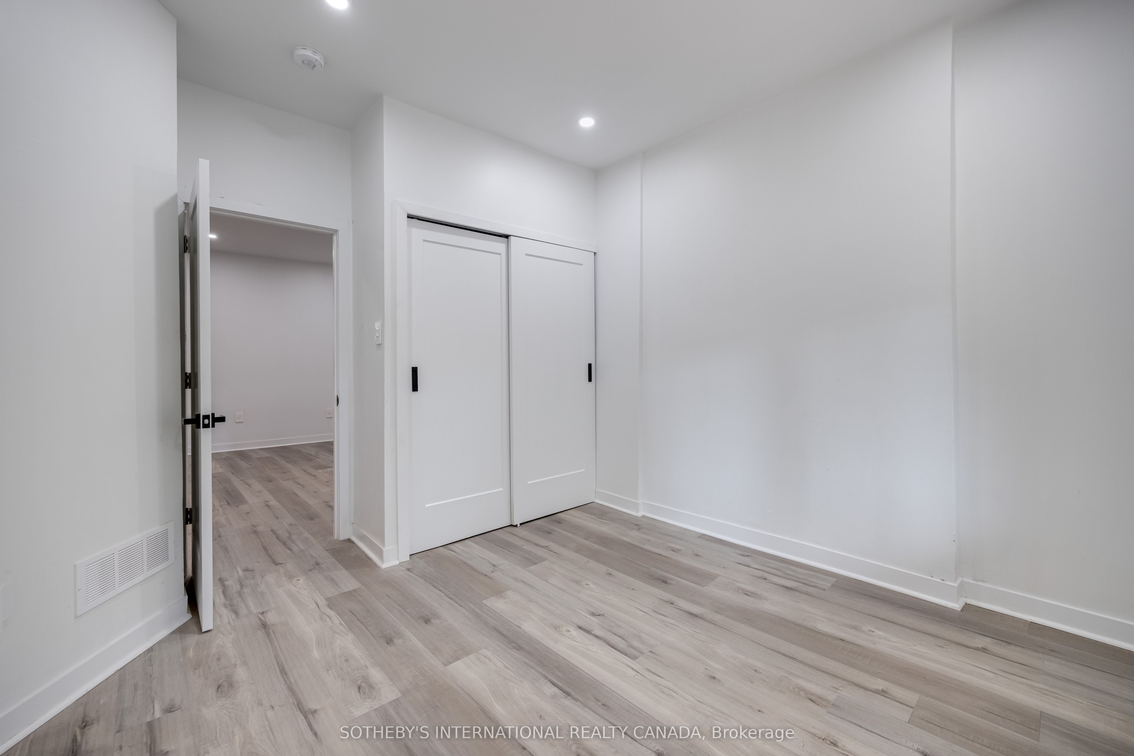 120 Glenlake Avenue Main Property Photo 9