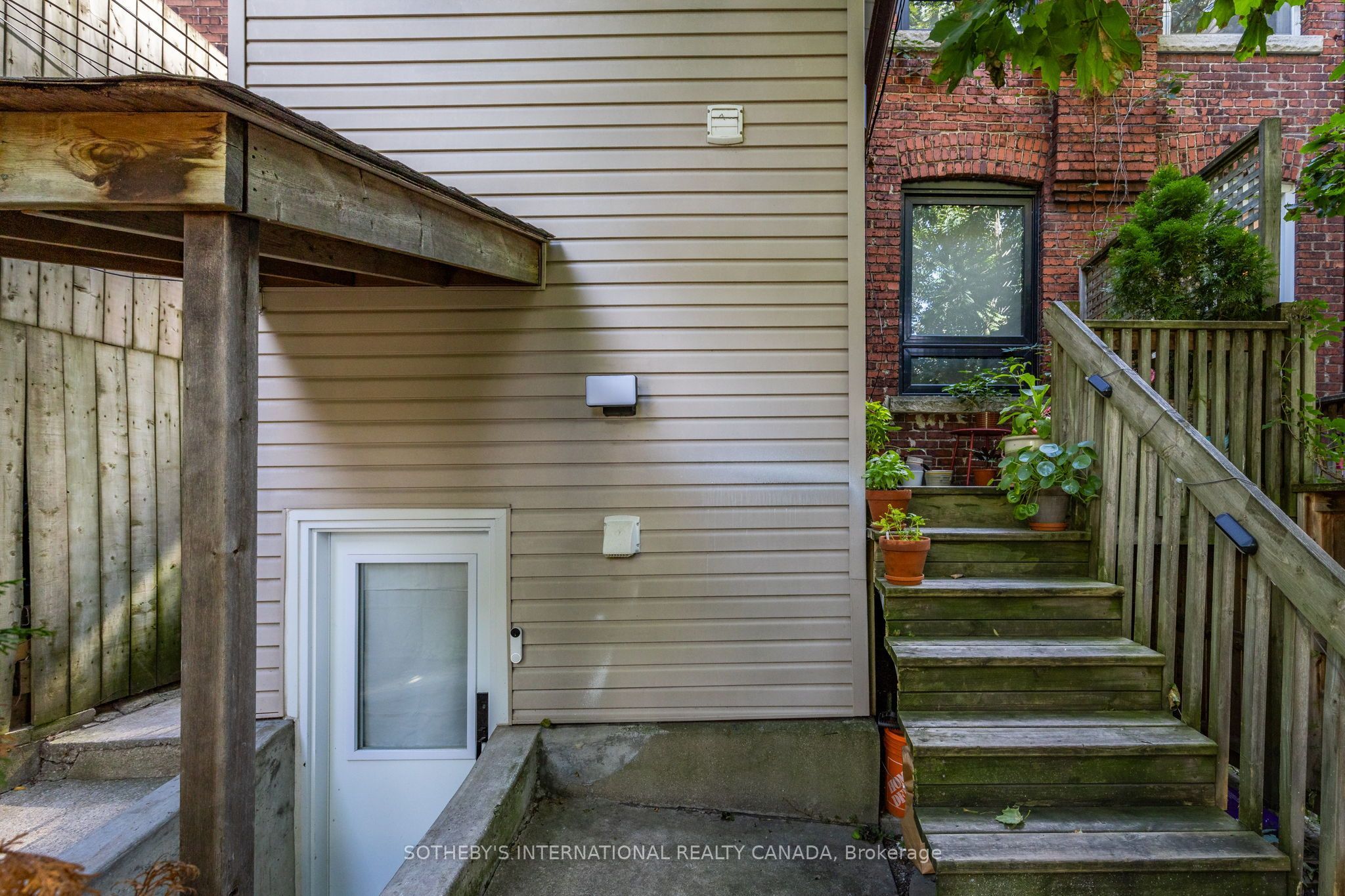 120 Glenlake Avenue Main Property Photo 14
