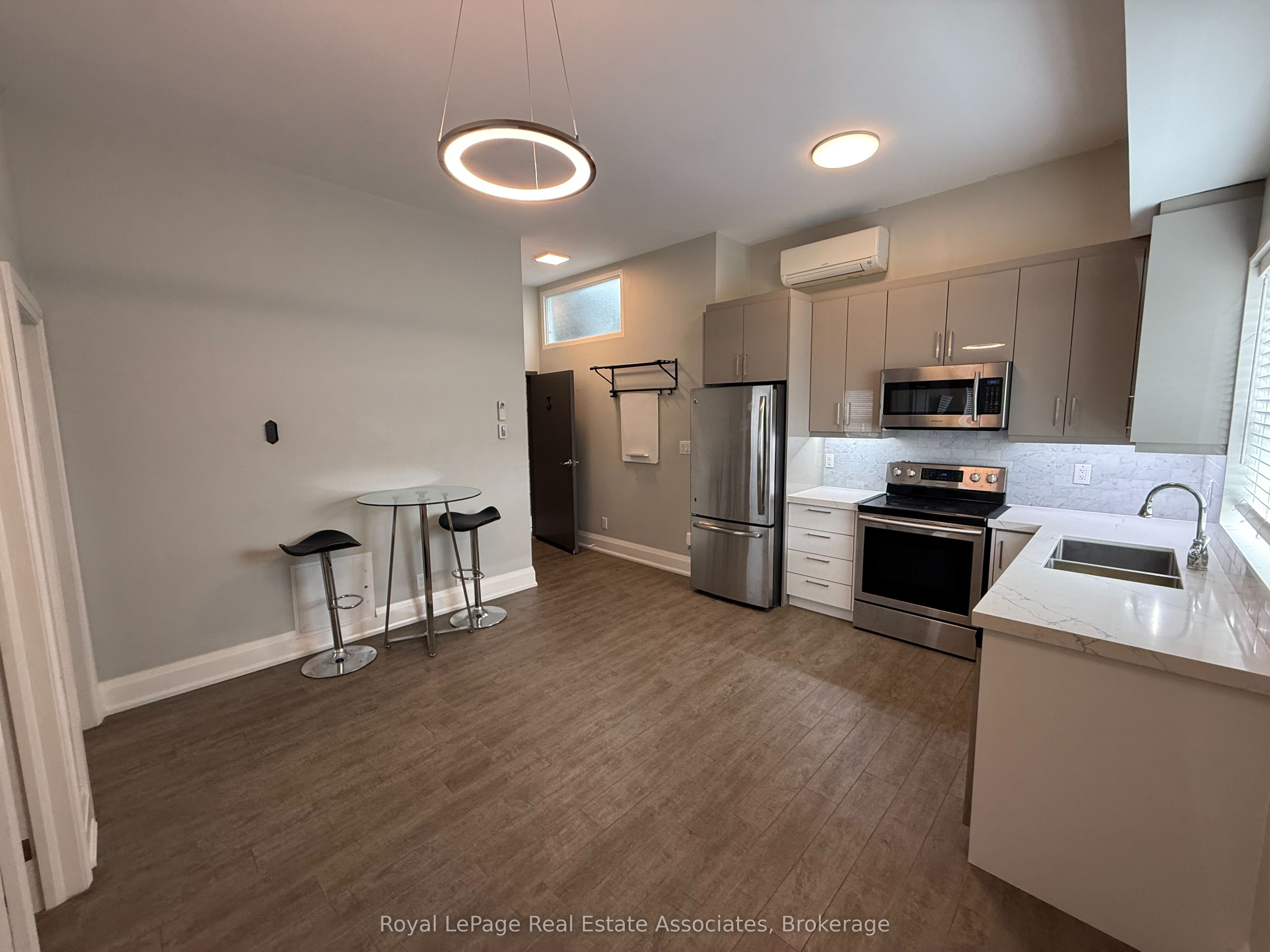 2548 Eglinton Avenue W 3 Property Photo 3