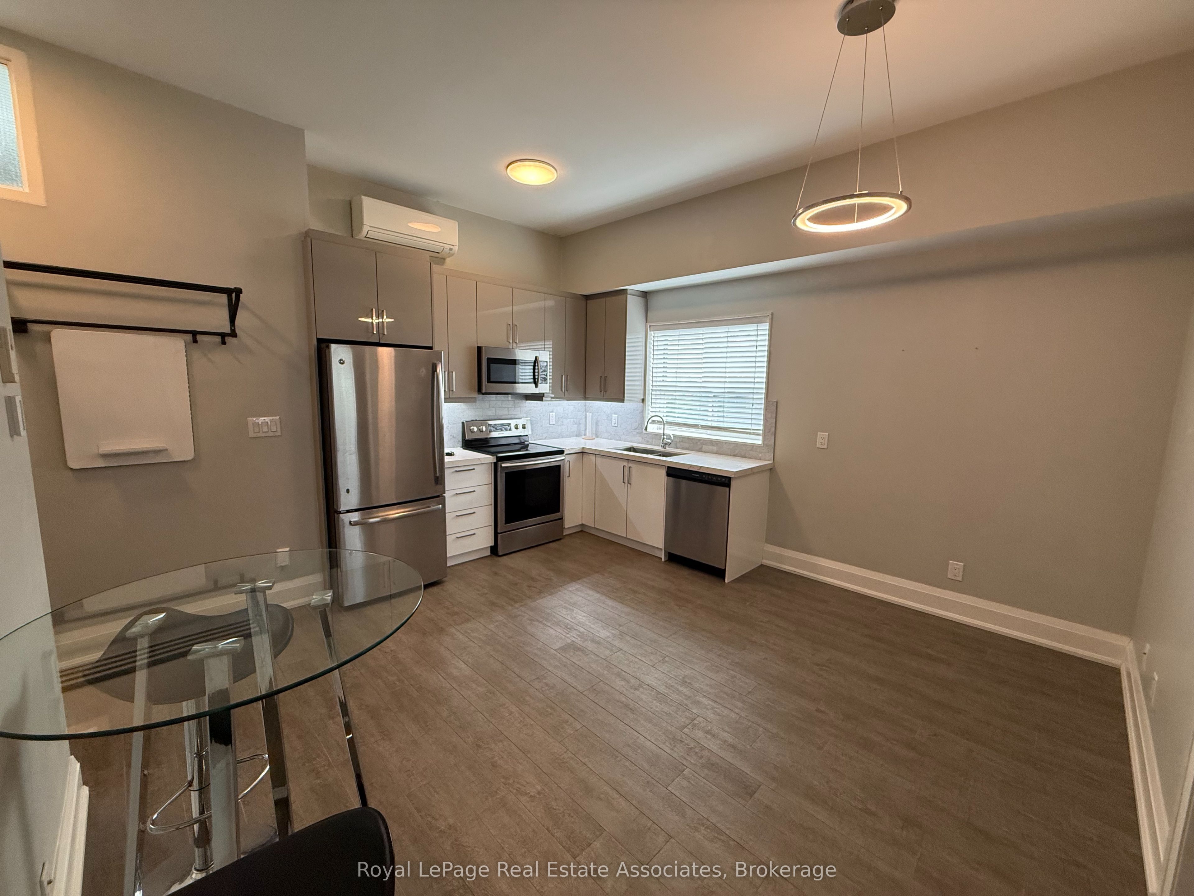 2548 Eglinton Avenue W 3 Property Photo 4