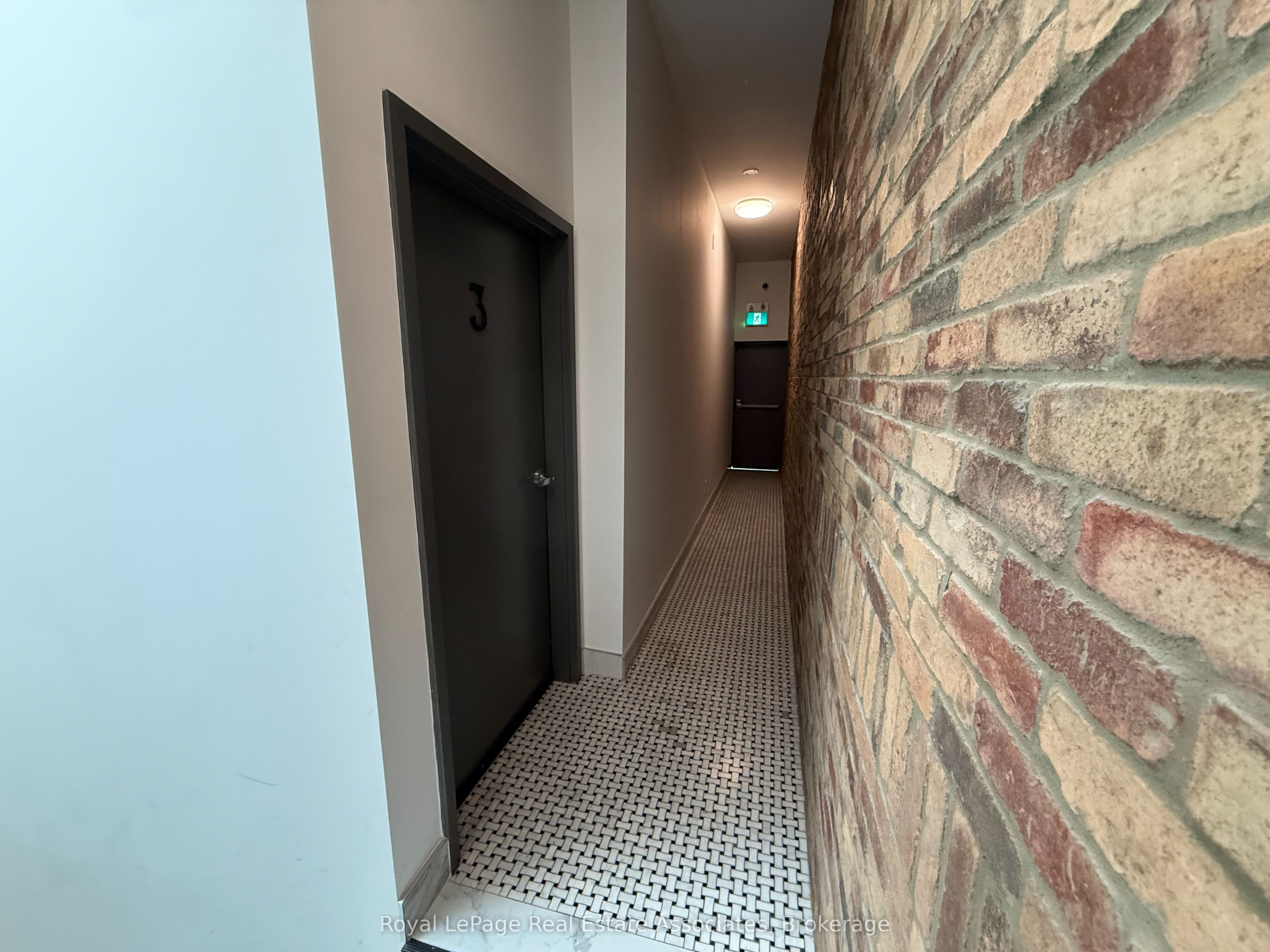 2548 Eglinton Avenue W 3 Property Photo 17