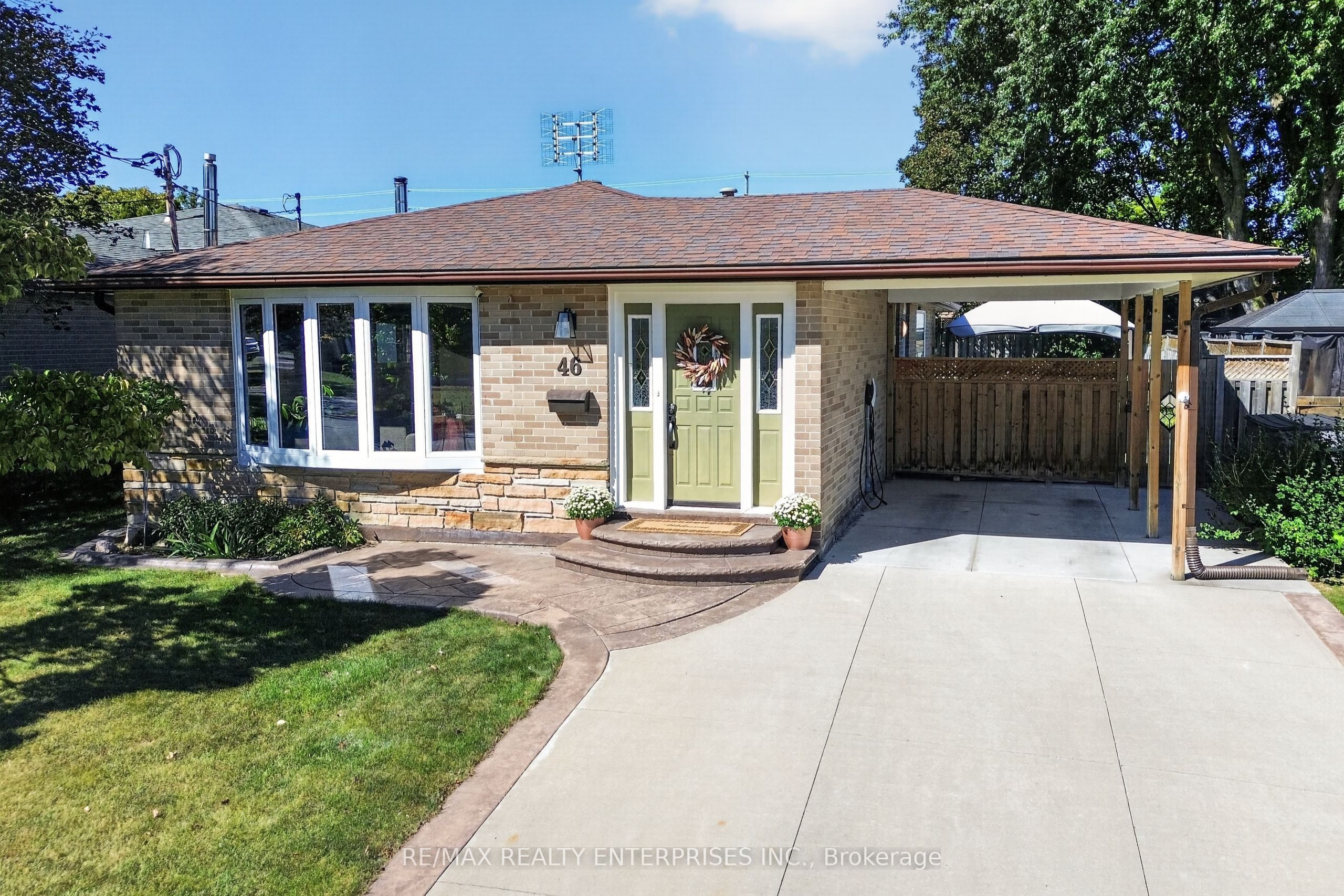 46 Marilyn Crescent Property Photo 1