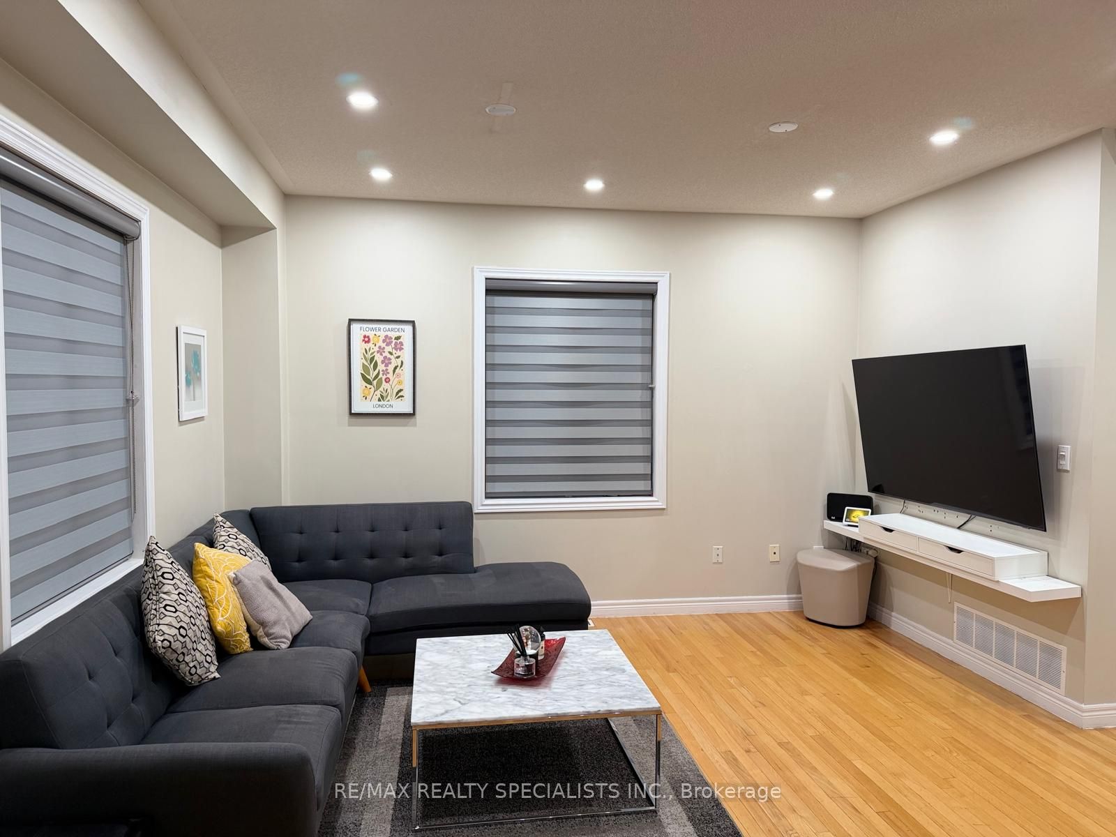 14 Viceroy Crescent Property Photo 5