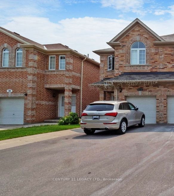 385 Comiskey Crescent Property Photo 1