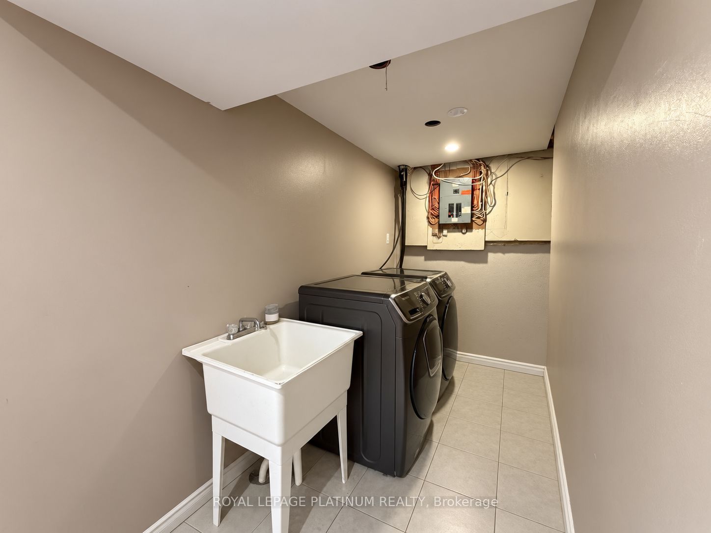 16 Joshua Court Property Photo 32