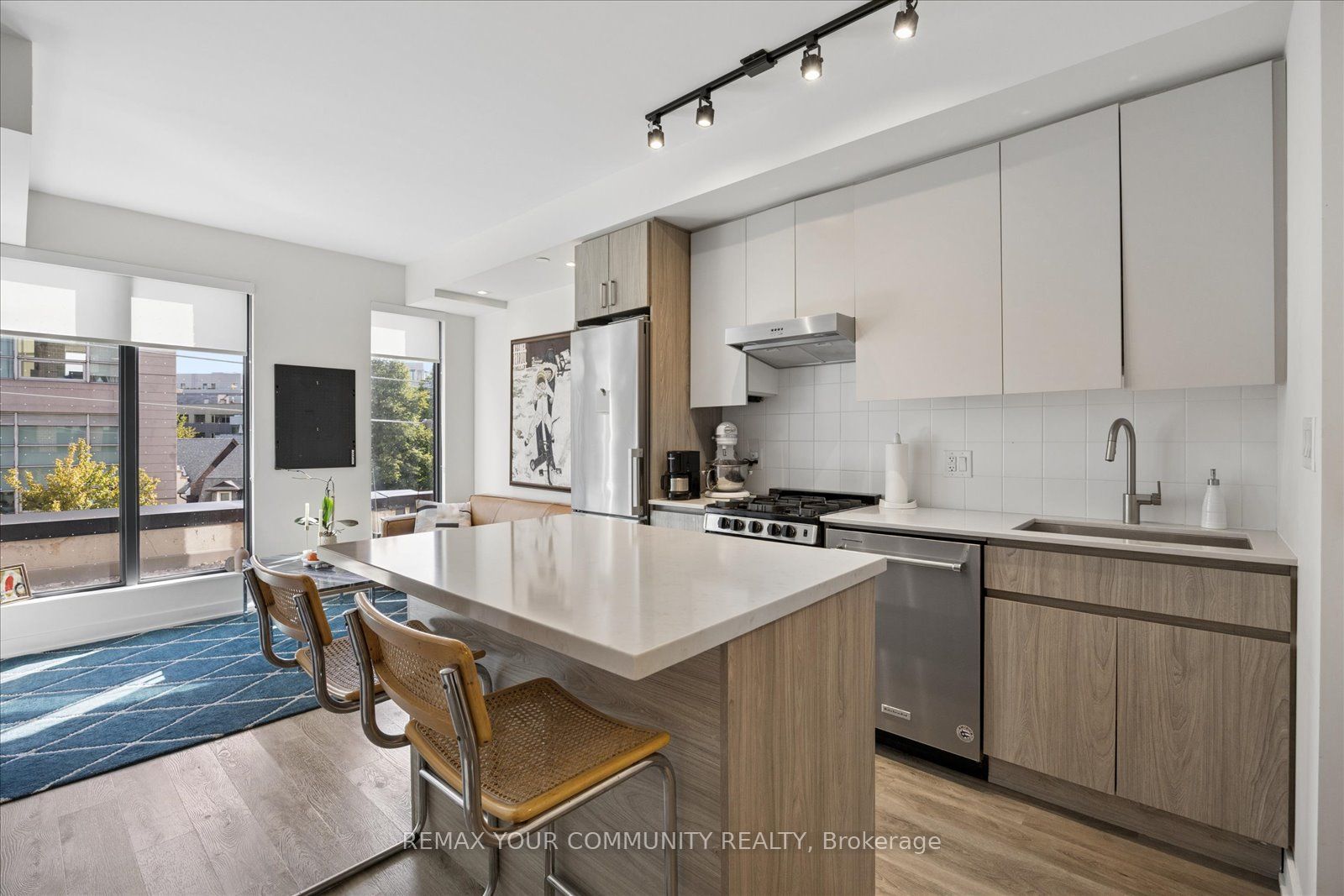 430 Roncesvalles Avenue 404 Property Photo 4