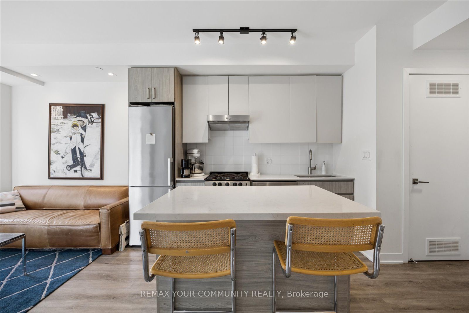 430 Roncesvalles Avenue 404 Property Photo 8
