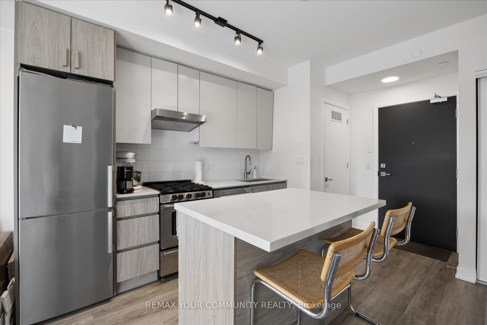 430 Roncesvalles Avenue 404 Property Photo 9