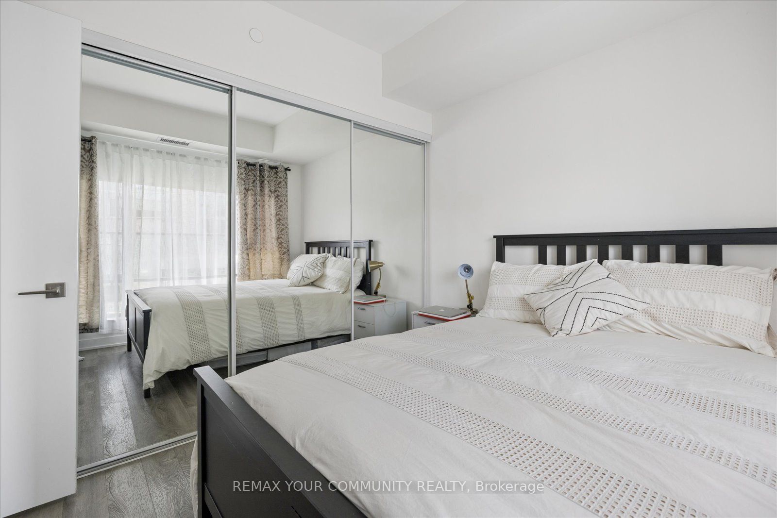 430 Roncesvalles Avenue 404 Property Photo 13