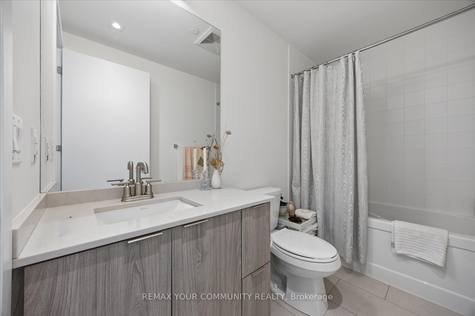 430 Roncesvalles Avenue 404 Property Photo 14