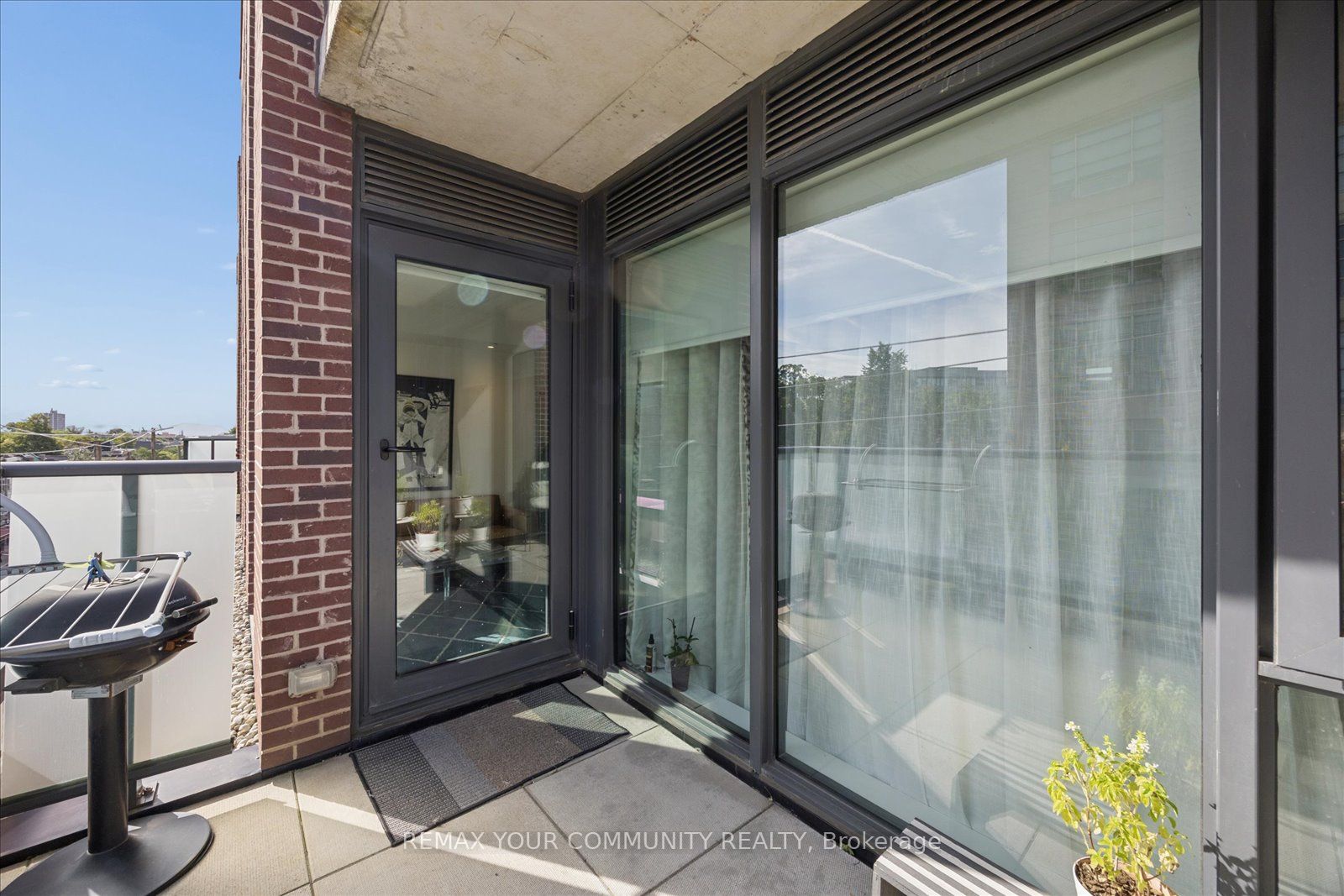 430 Roncesvalles Avenue 404 Property Photo 18