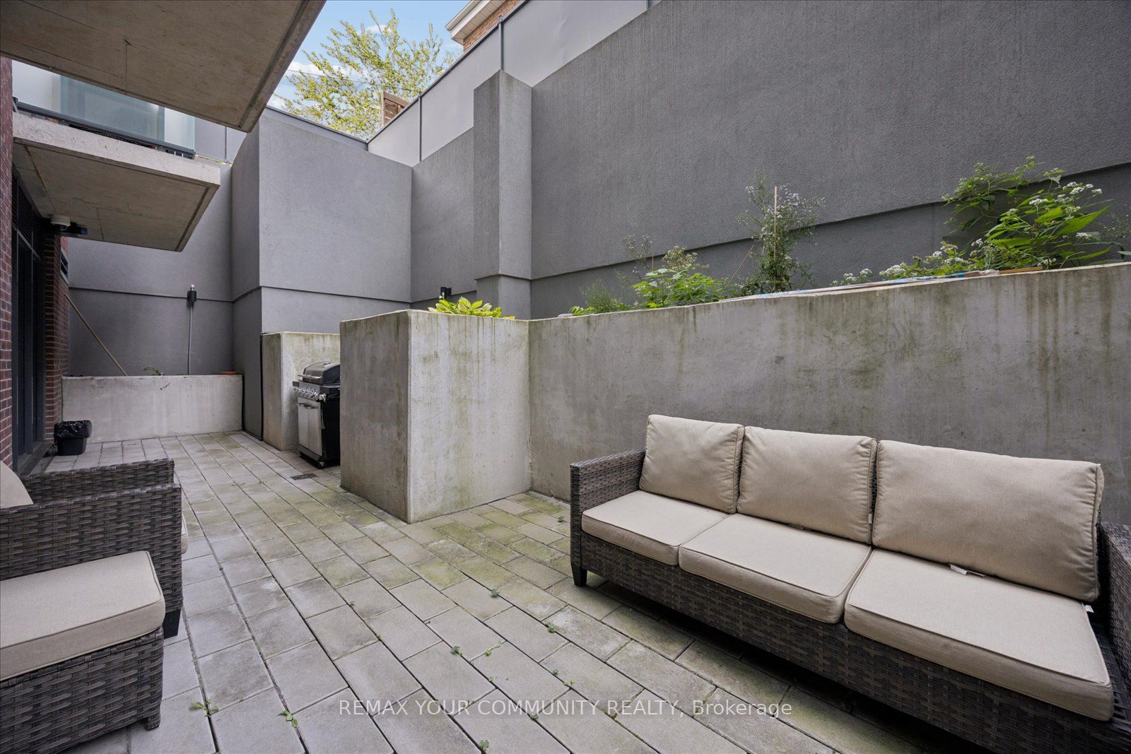 430 Roncesvalles Avenue 404 Property Photo 24