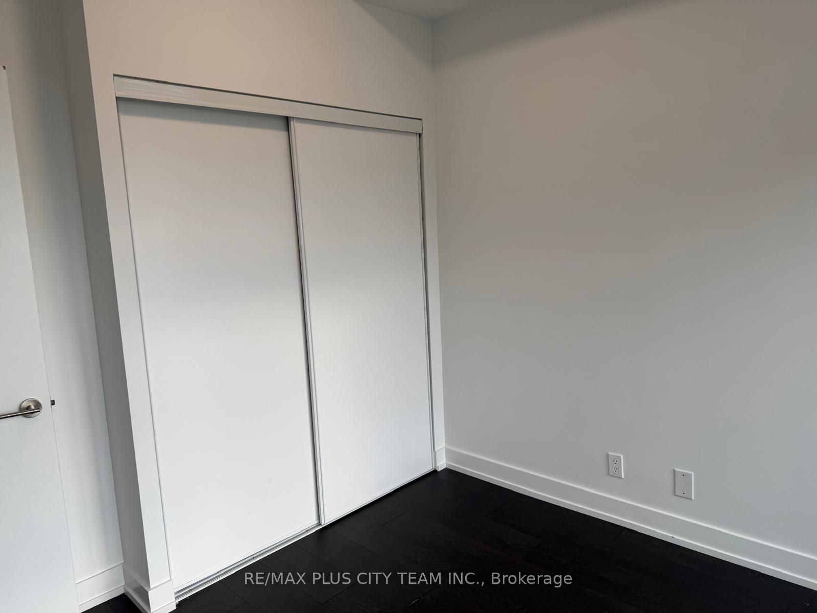 225 Veterans Drive 1206 Property Photo 20