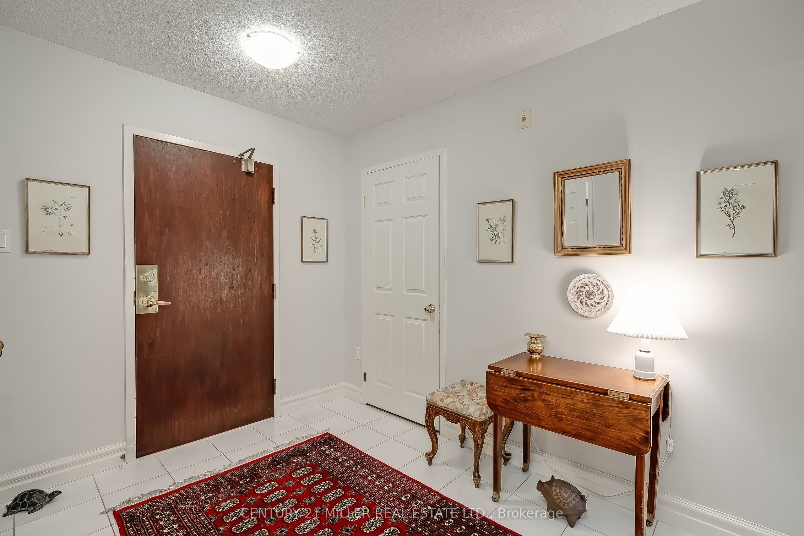 221 Robinson Street 307 Property Photo 3