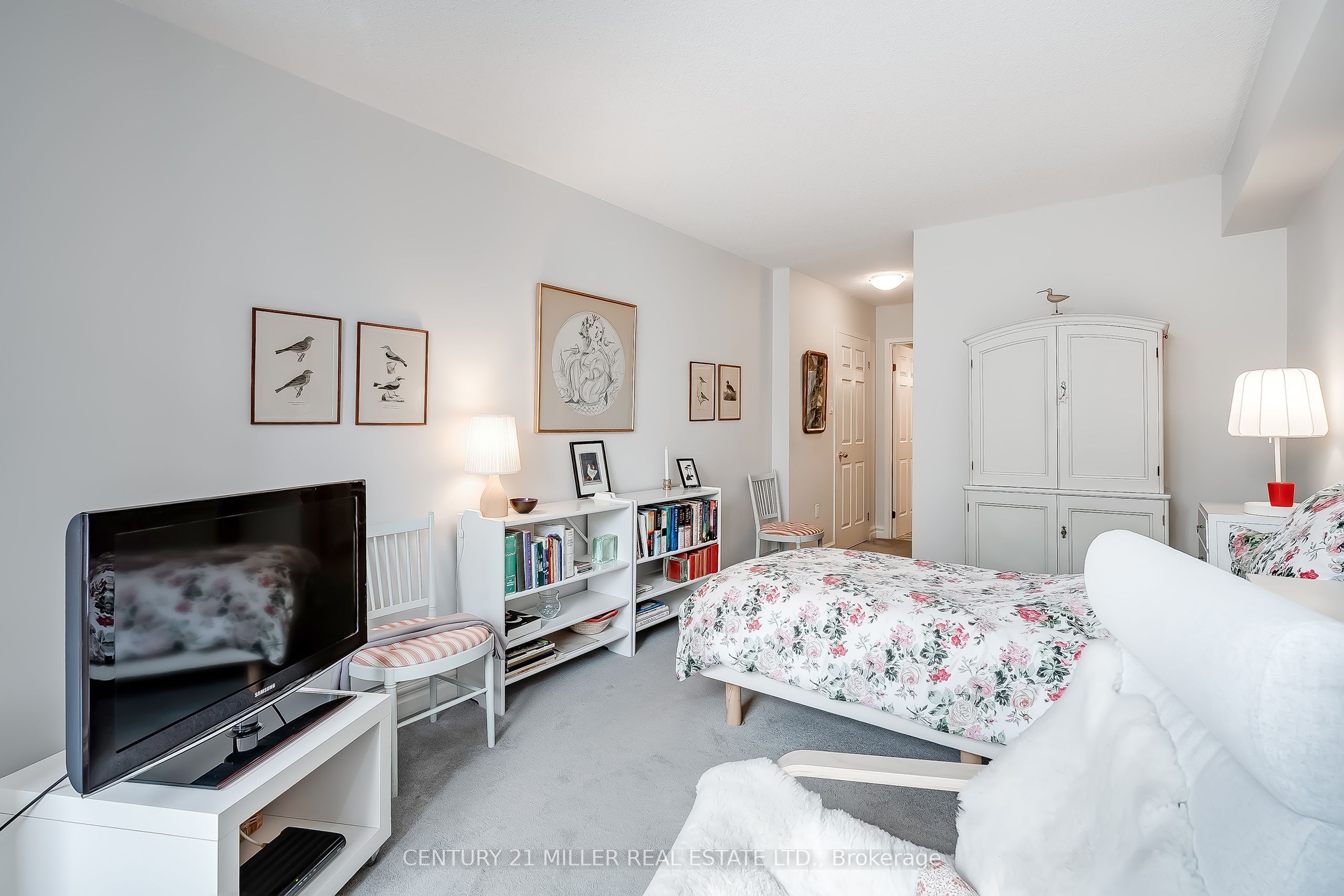 221 Robinson Street 307 Property Photo 12