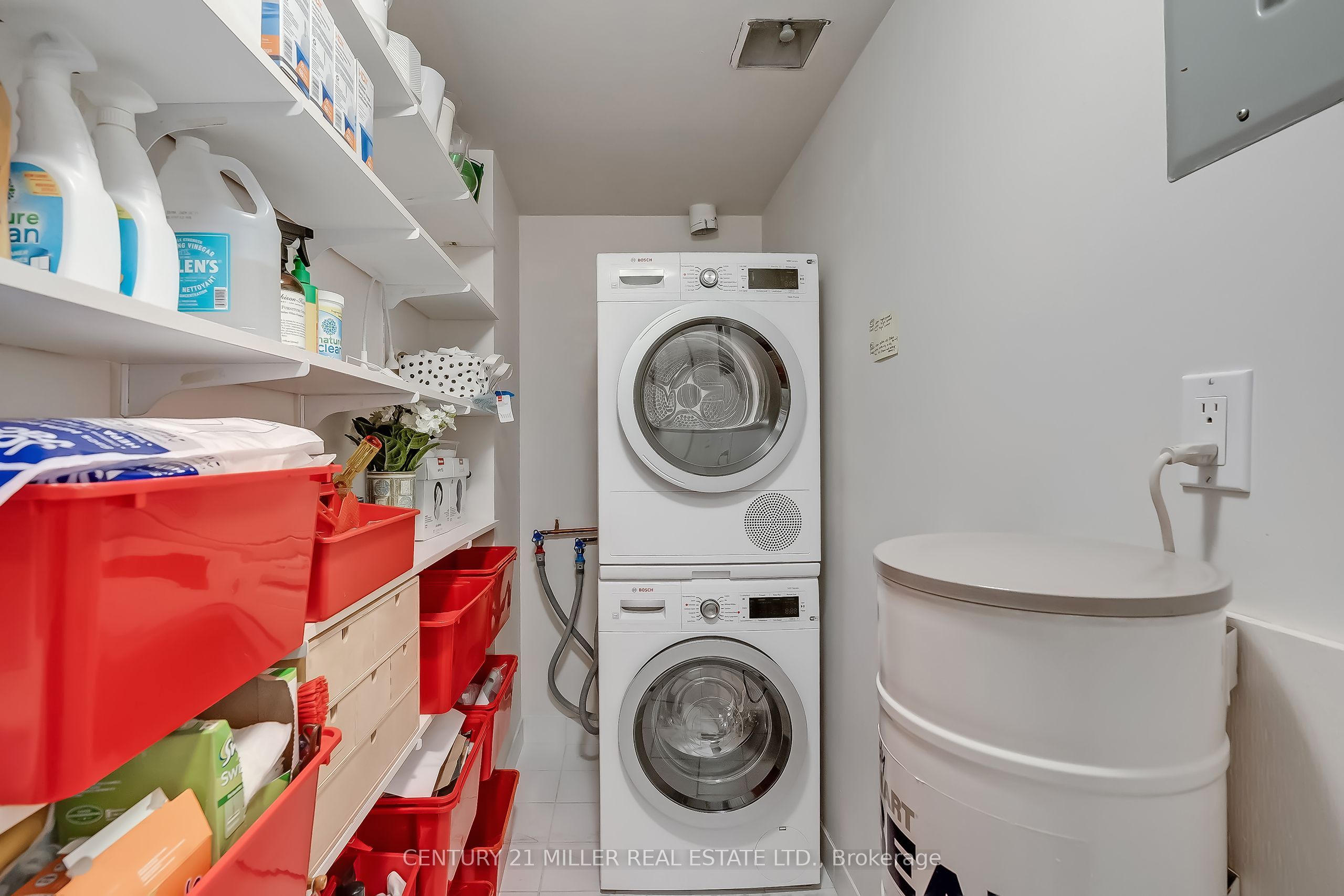 221 Robinson Street 307 Property Photo 16