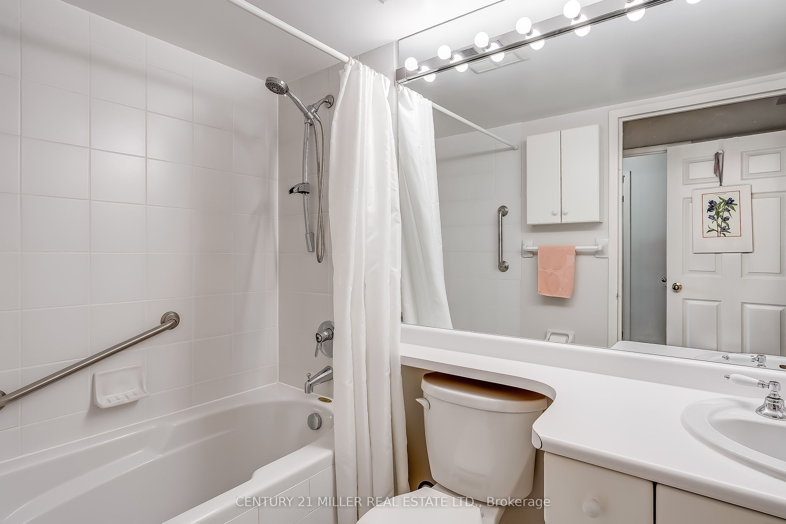 221 Robinson Street 307 Property Photo 17