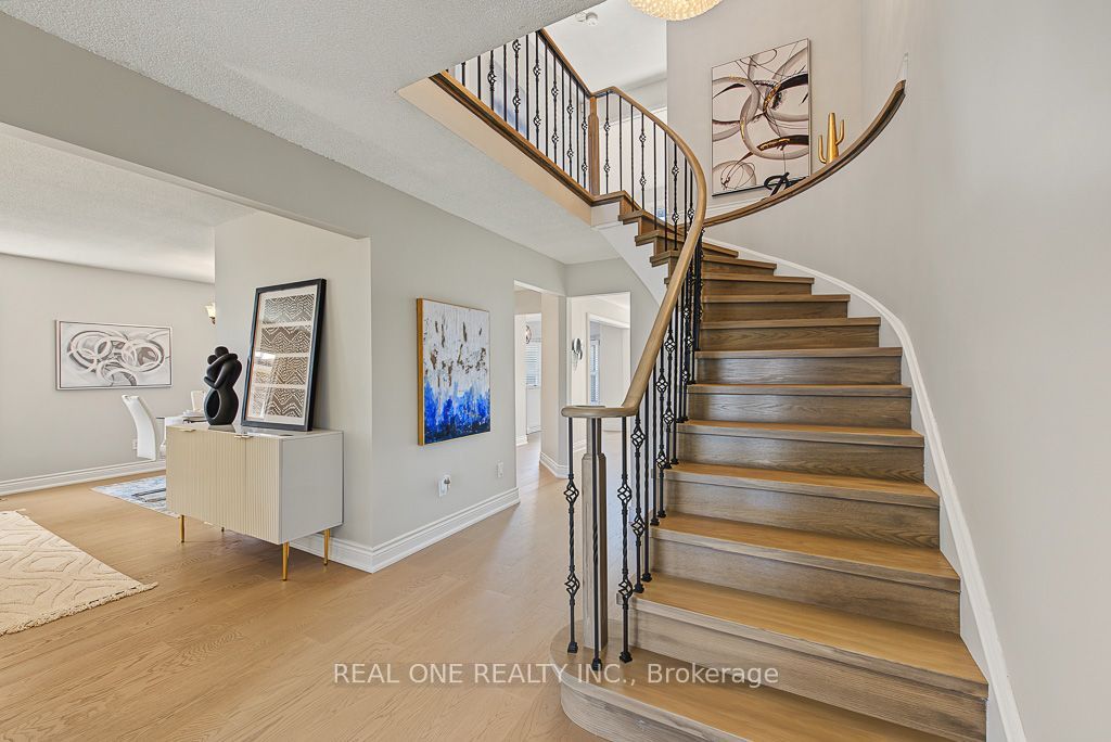476 Bud Gregory Boulevard Property Photo 4