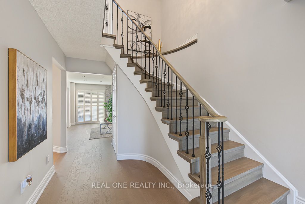 476 Bud Gregory Boulevard Property Photo 5