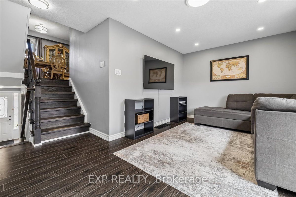 371 Bronte Street S 52 Property Photo 5