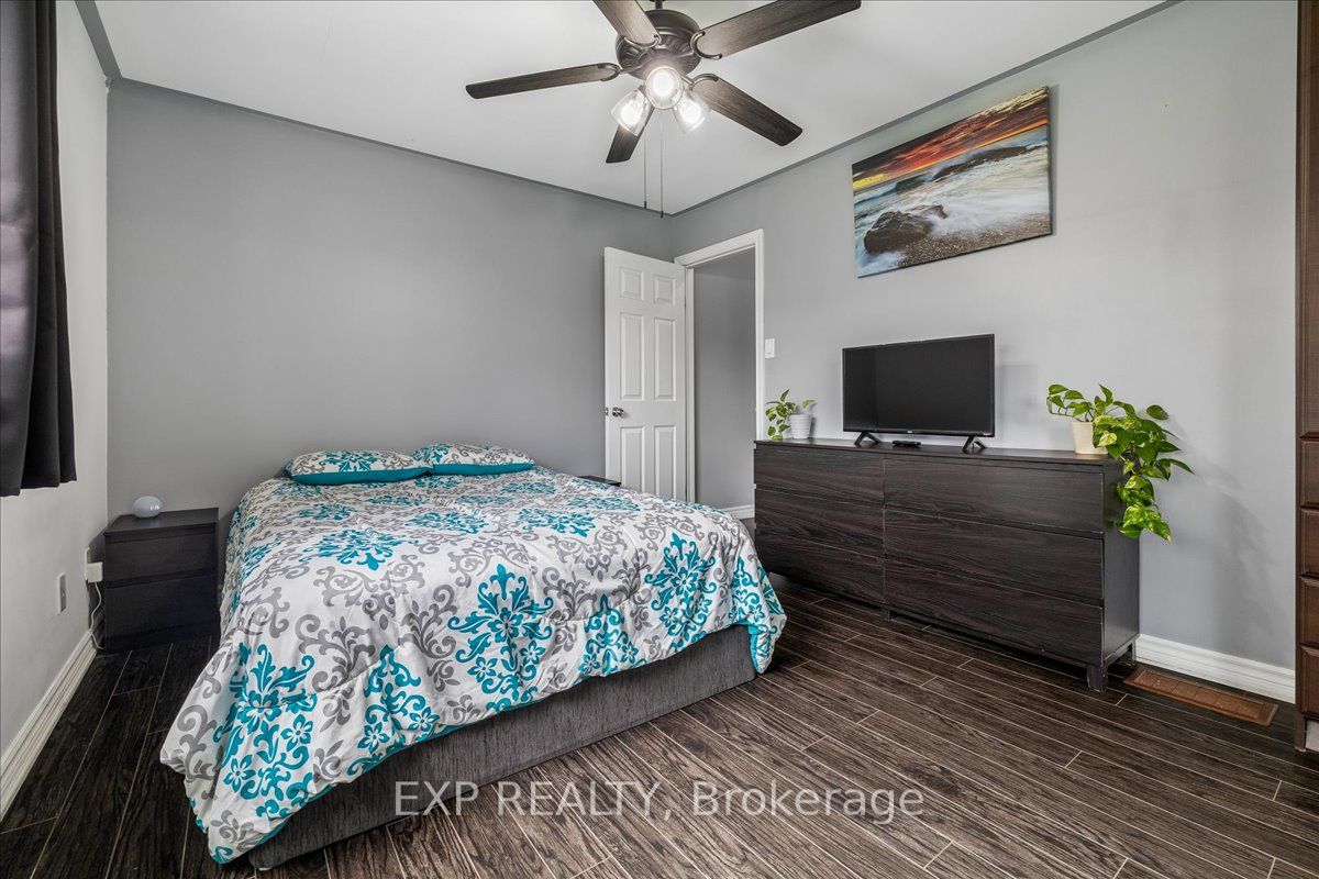 371 Bronte Street S 52 Property Photo 18