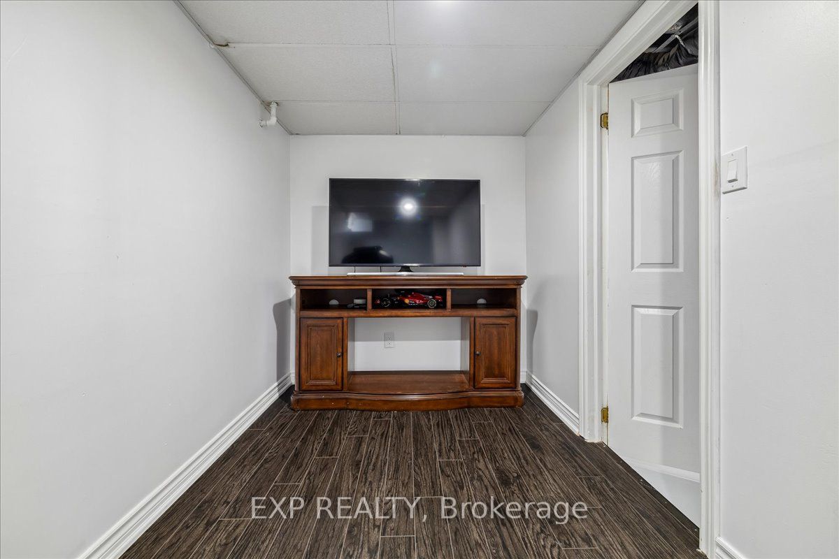 371 Bronte Street S 52 Property Photo 27