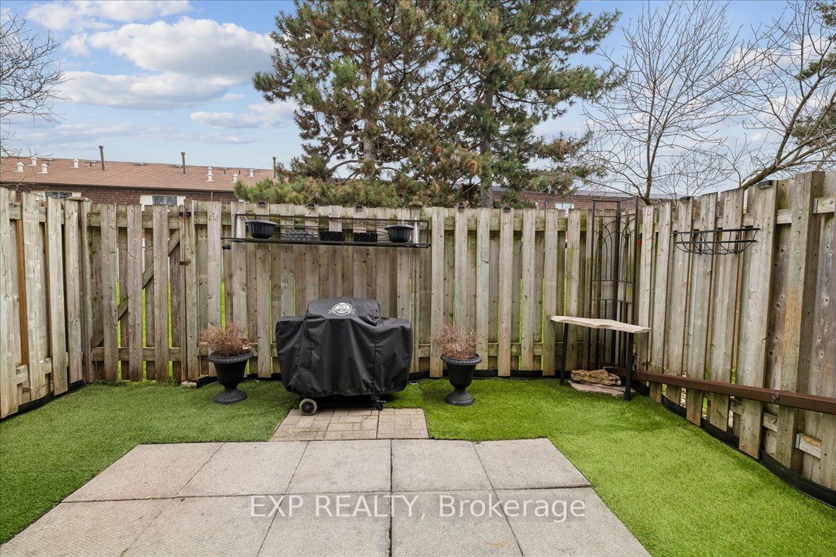 371 Bronte Street S 52 Property Photo 29