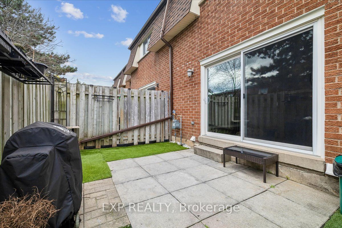 371 Bronte Street S 52 Property Photo 30