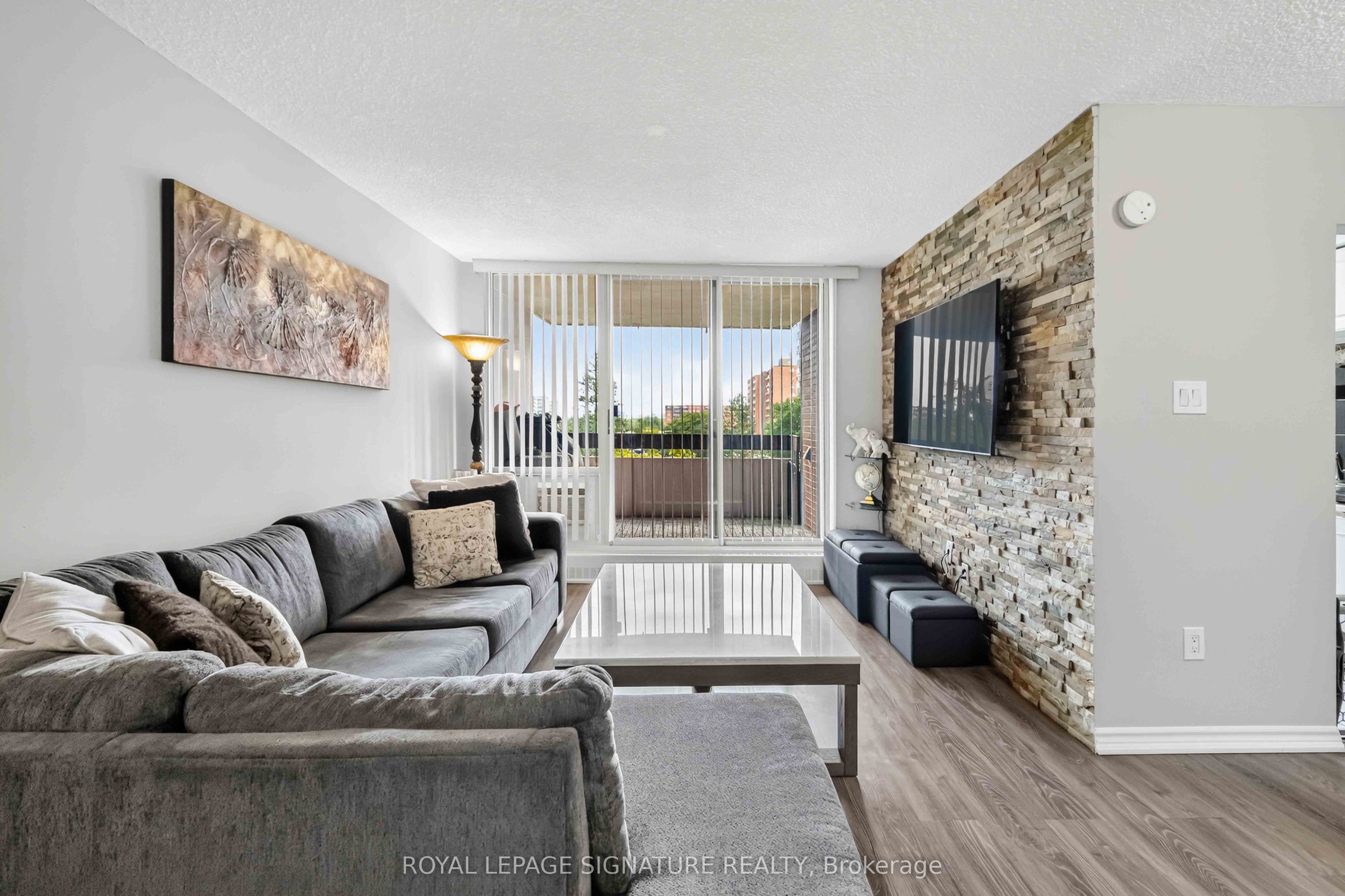 1615 Bloor Street 512 Property Photo 2