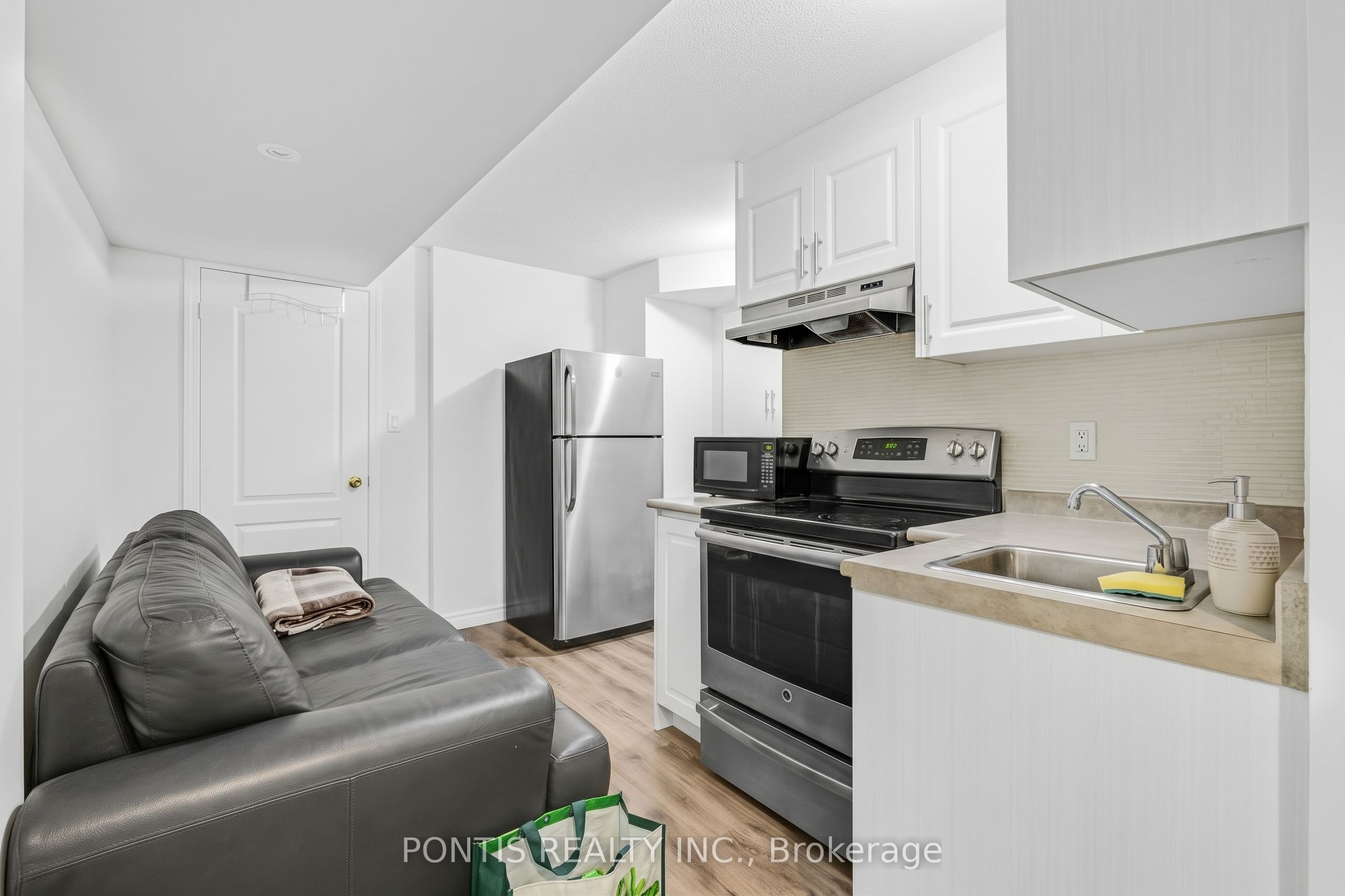 14 Arrowstone Court Property Photo 39