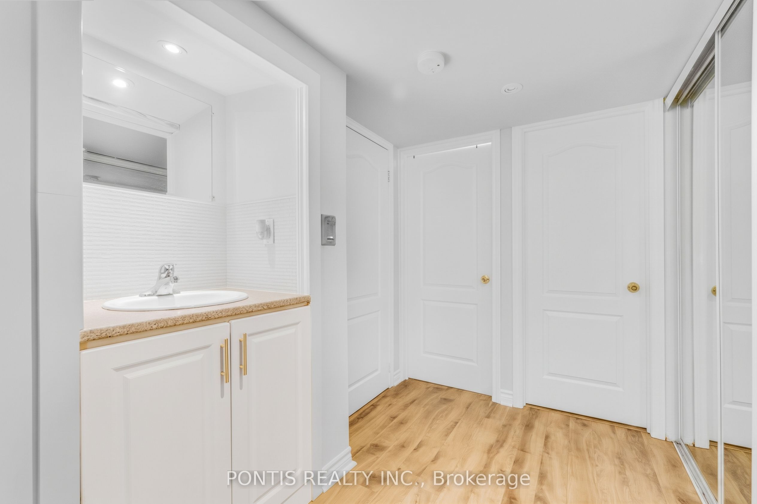 14 Arrowstone Court Property Photo 41