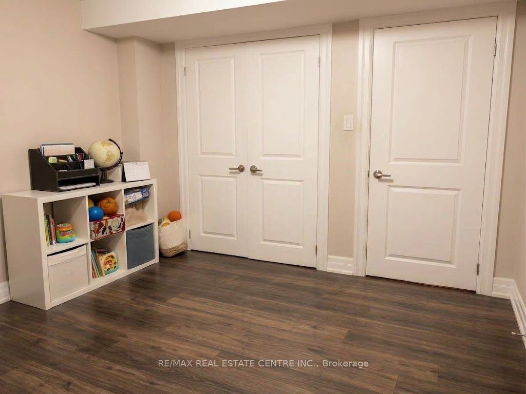 5583 Loonlake Bsmt Avenue Property Photo 6