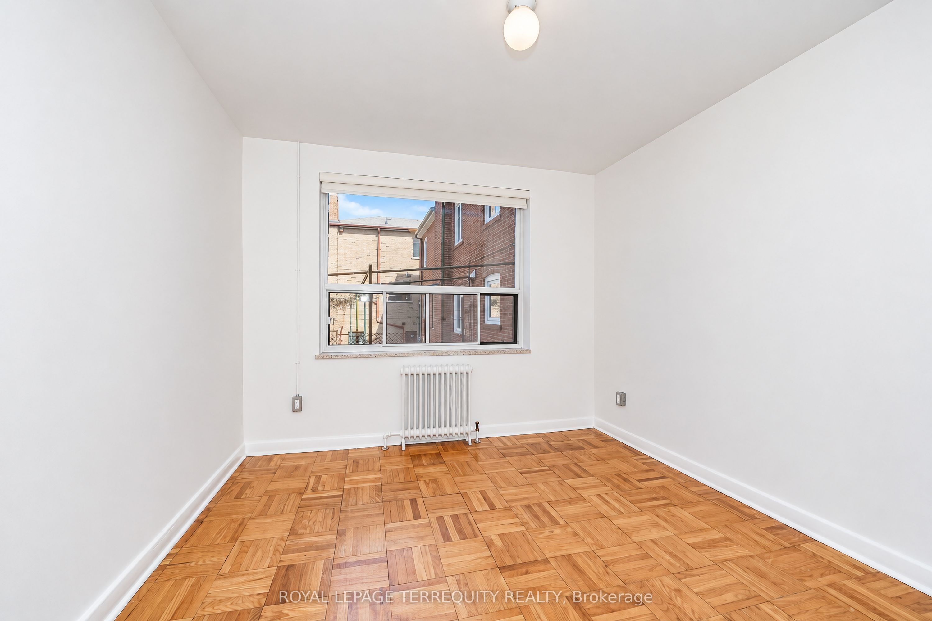 554 Harvie Avenue 5 Property Photo 7