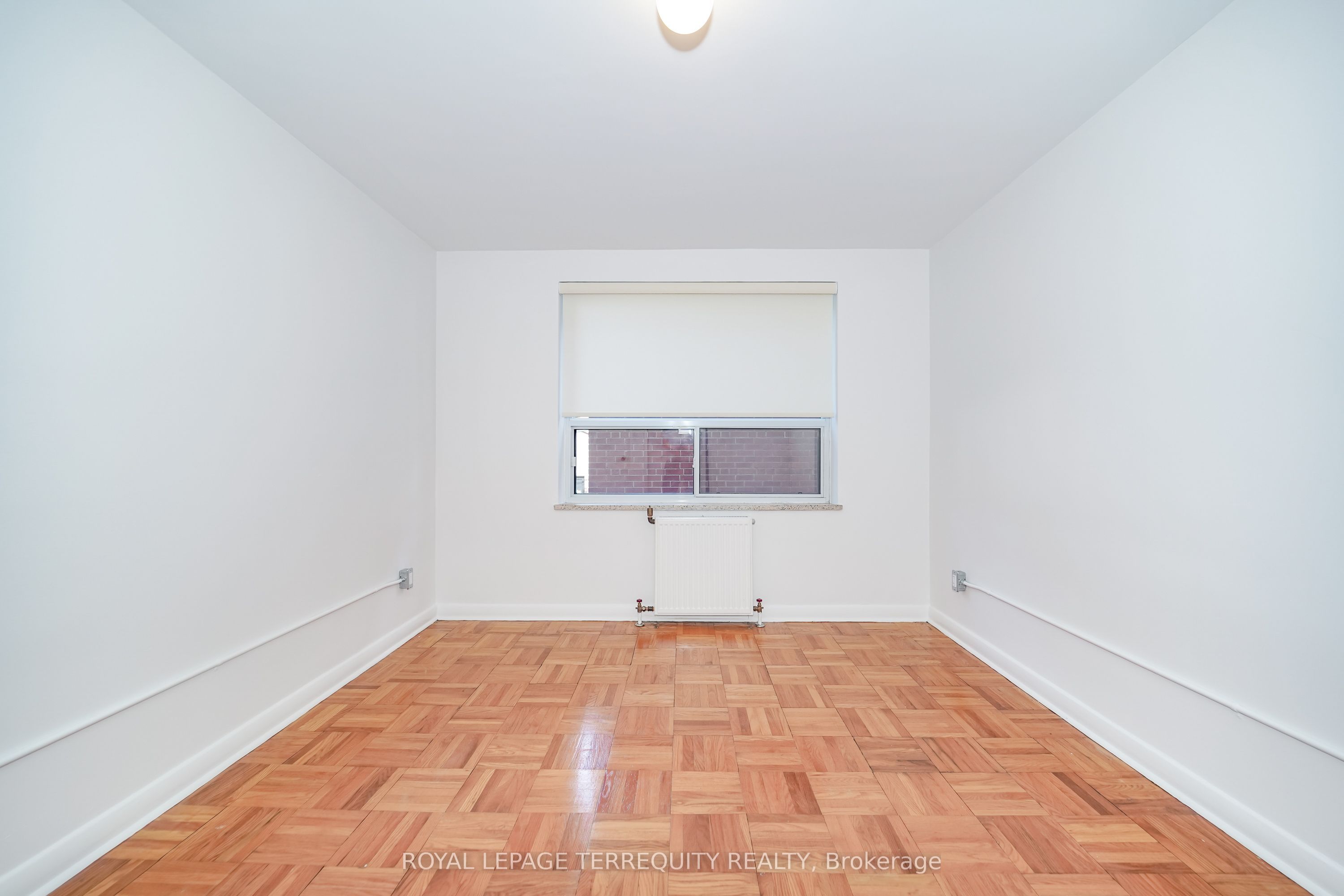 554 Harvie Avenue 5 Property Photo 8