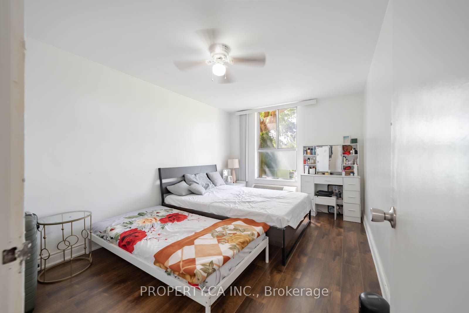 W13862460 Property Photo 18