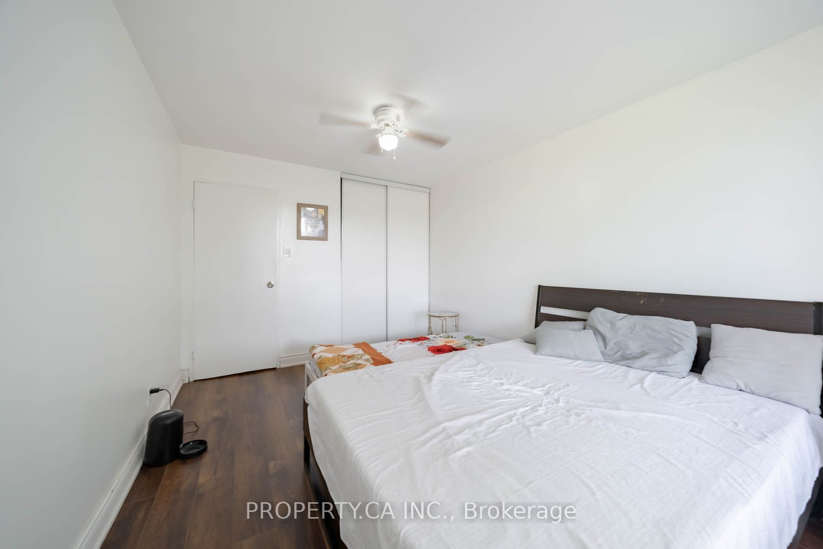 W13862460 Property Photo 20