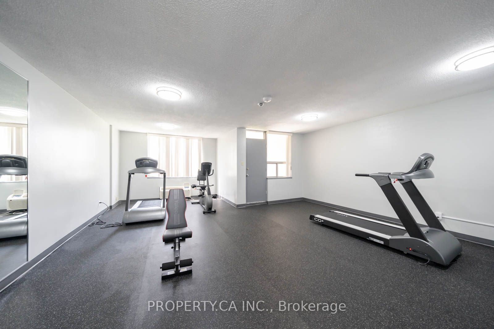 W13862460 Property Photo 27
