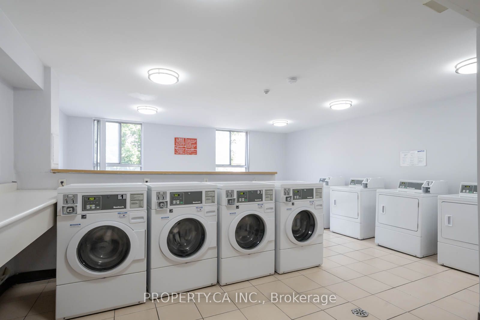 W13862460 Property Photo 32
