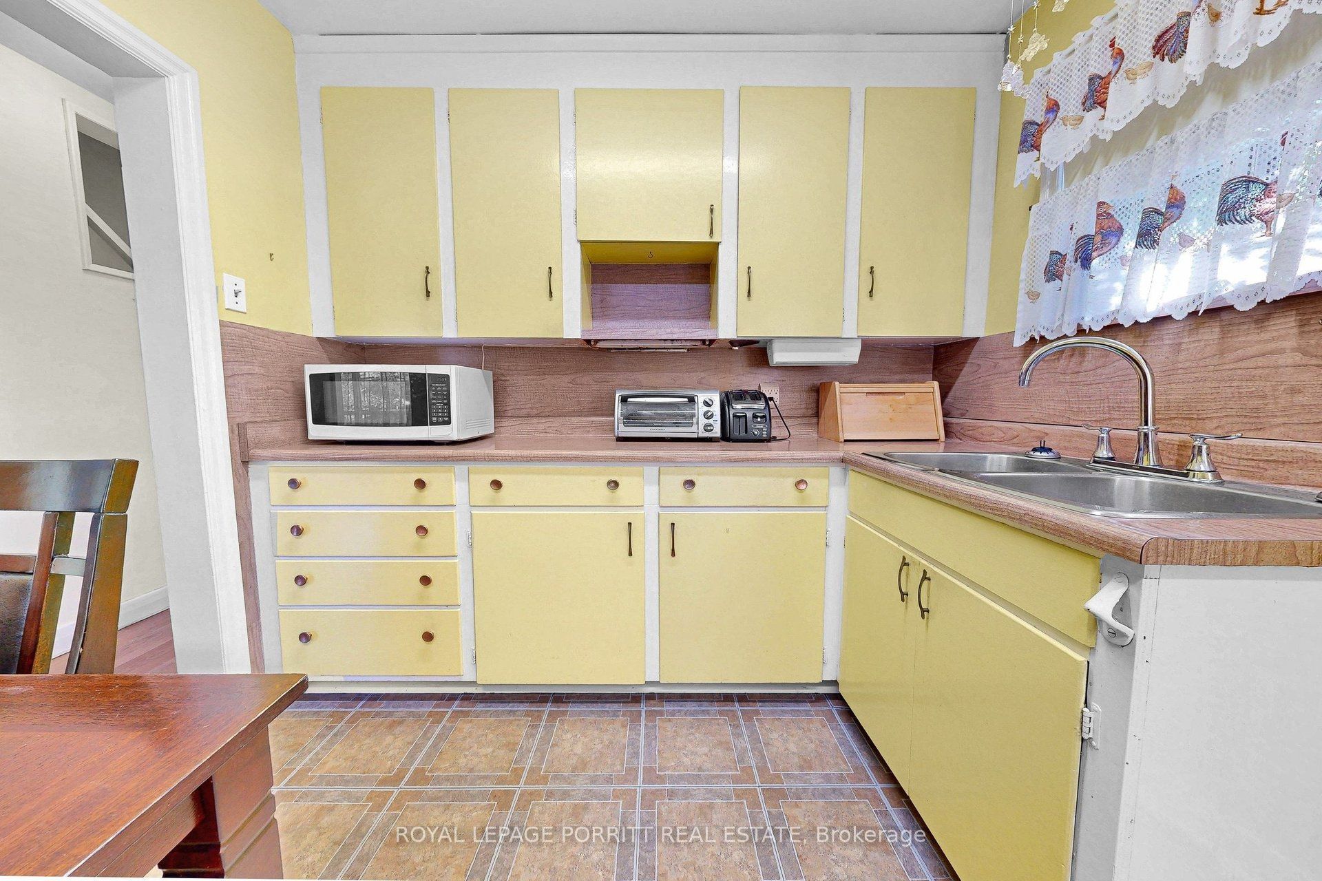 9 Putney Road Property Photo 9