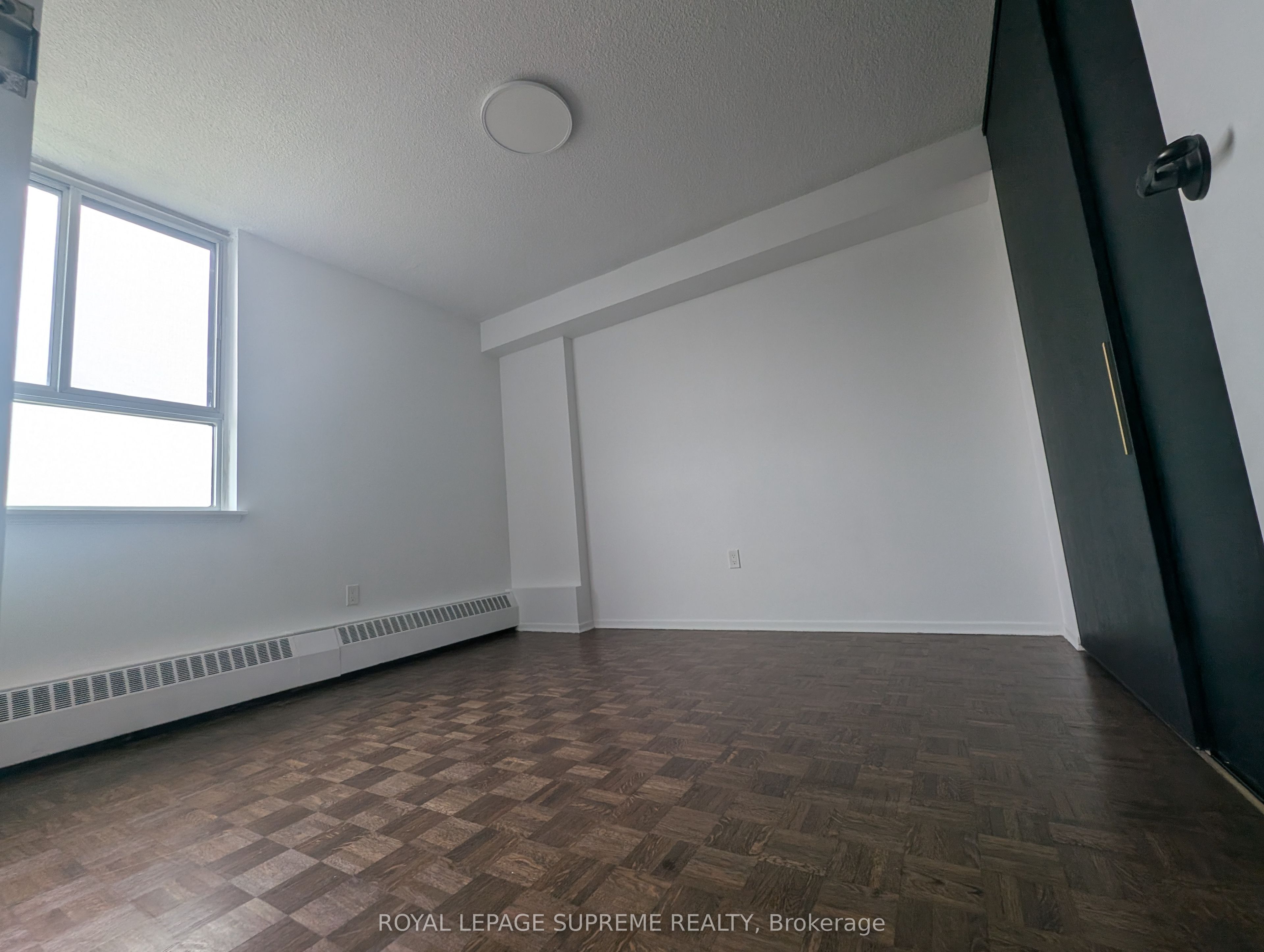 541 Blackthorn Avenue 1514 Property Photo 8