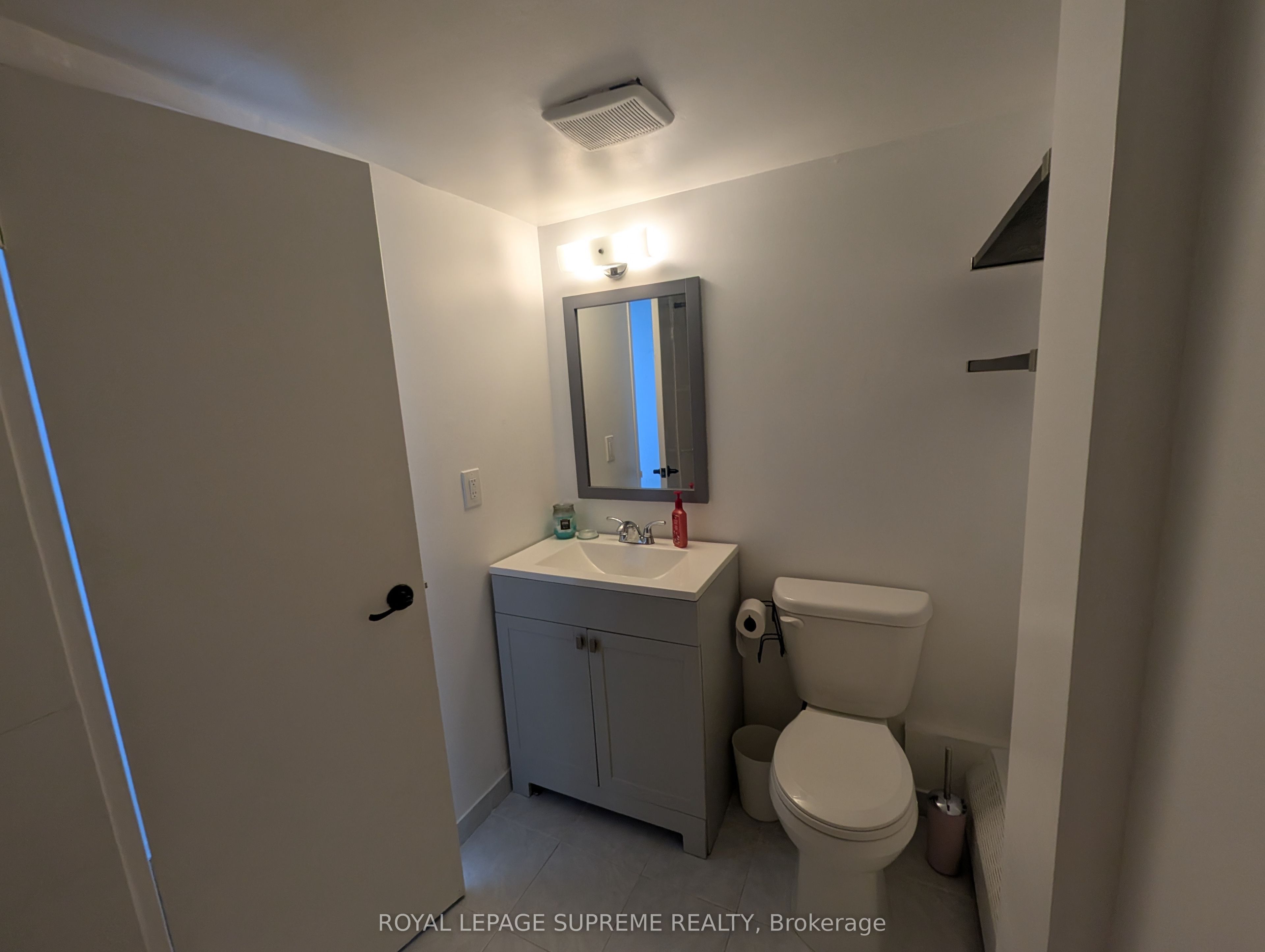 541 Blackthorn Avenue 1514 Property Photo 11
