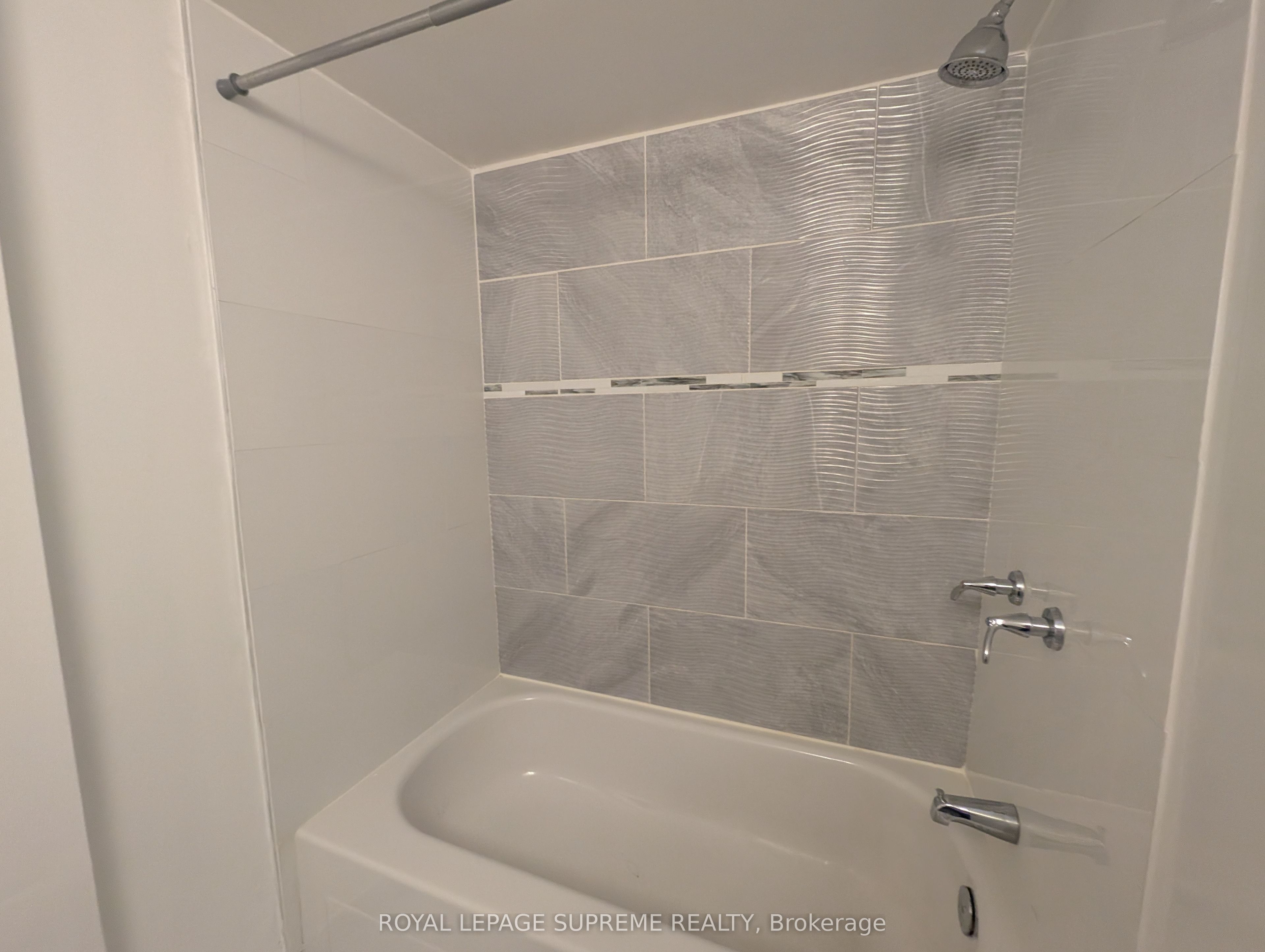 541 Blackthorn Avenue 1514 Property Photo 12