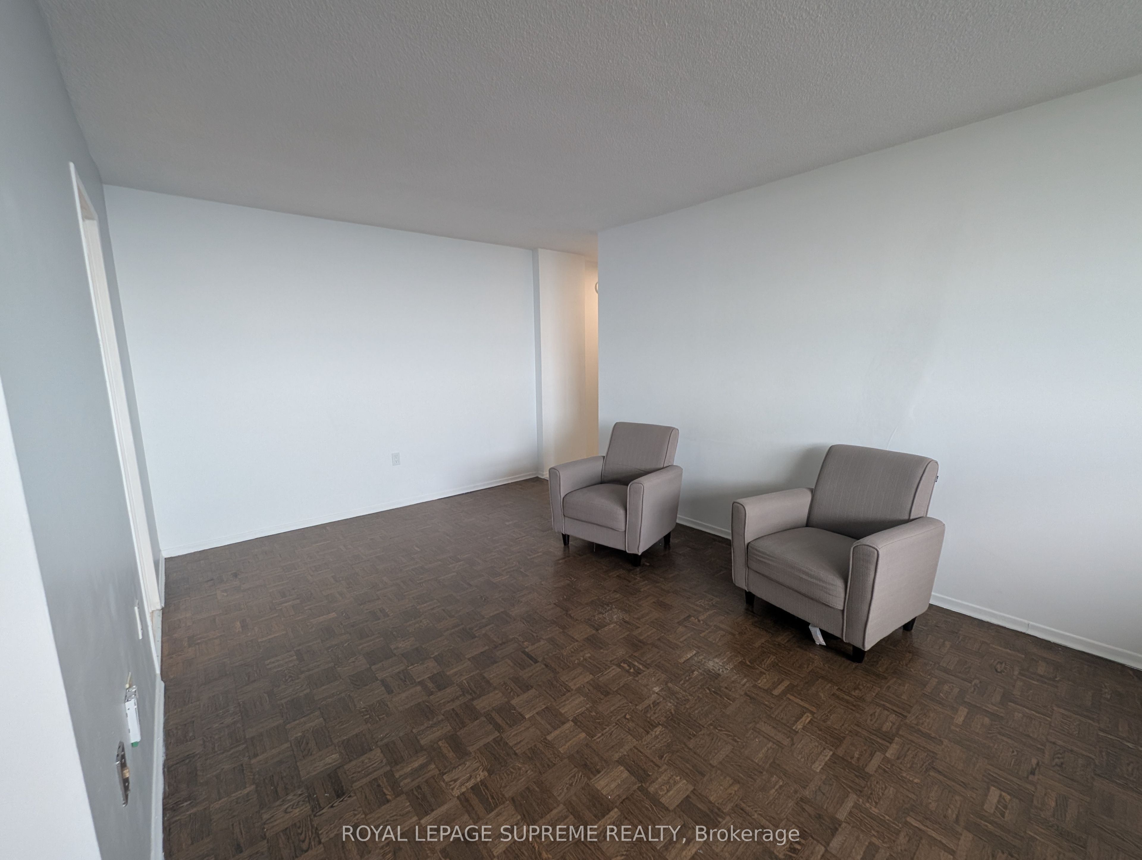 541 Blackthorn Avenue 1514 Property Photo 21