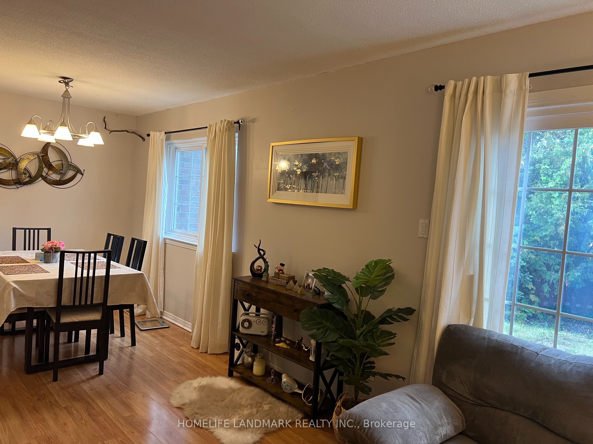 6043 Chidham Crescent Property Photo 3