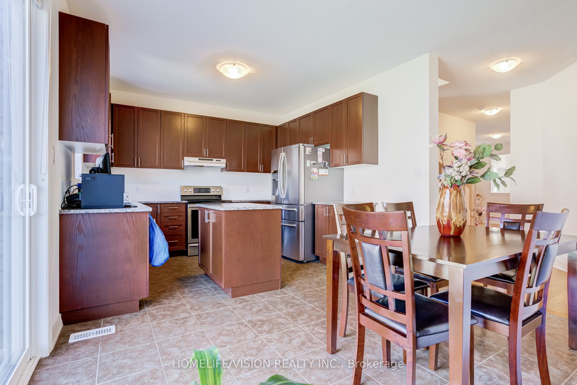 383 Royal West Drive Property Photo 14