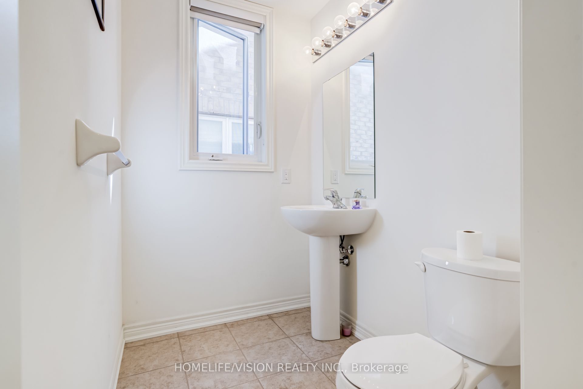 383 Royal West Drive Property Photo 19