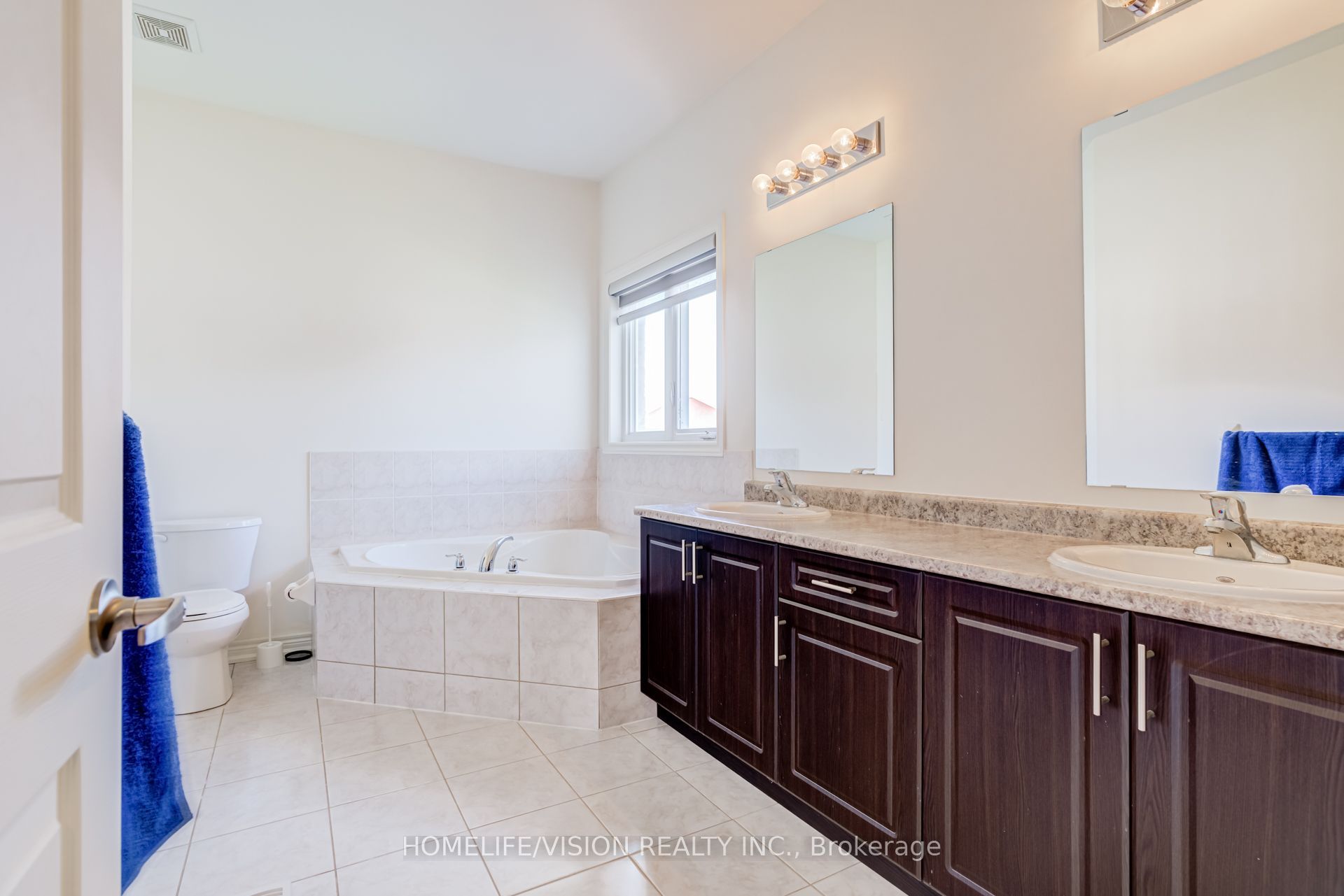383 Royal West Drive Property Photo 27